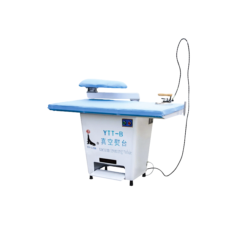 Masă de călcat cu vacuum cu braț oscilant